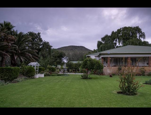 4 BEDROOM HOUSE FOR SALE IN NIEU BETHESDA